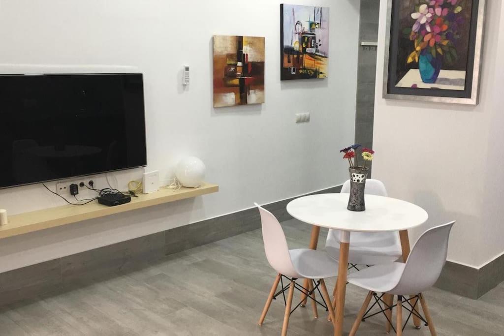 Apartamento A, A 3 Minutos De La Estacion Central De Bus Y Tren Málaga Exterior foto